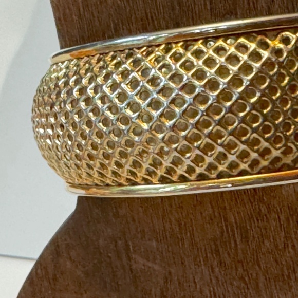 Mesh Bangle, Sarah Coventry Hinged Bracelet - Picture 3 of 9